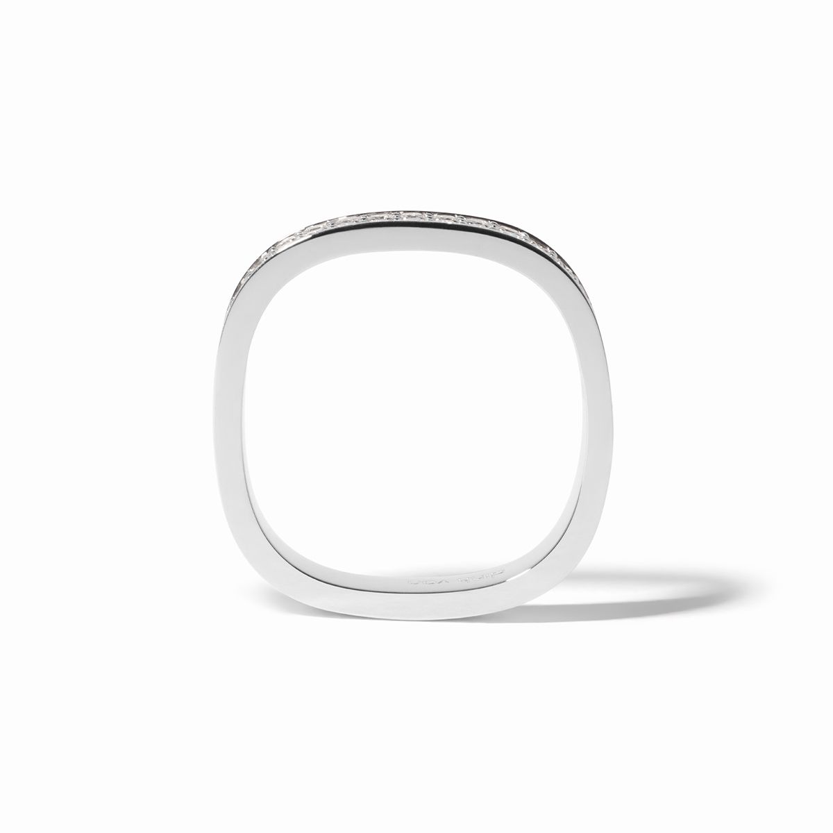 Square paved wedding band 2mm