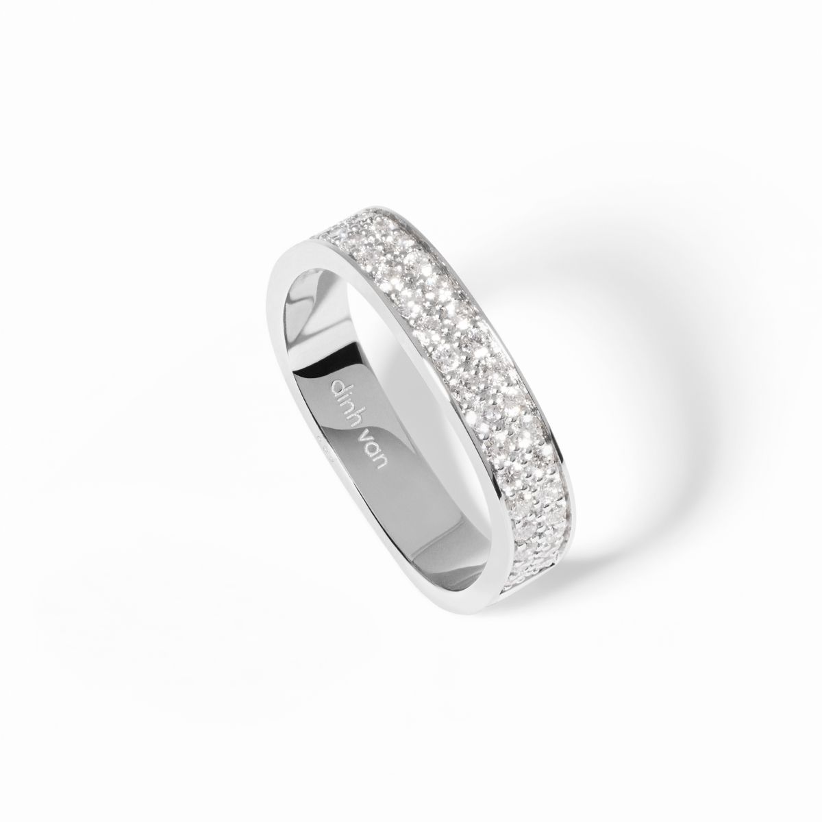 Square paved wedding band 4mm