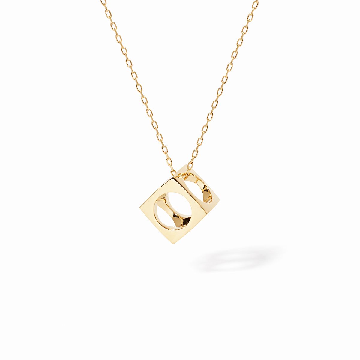 Le Pavé medium pendant on chain