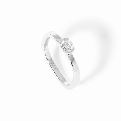 Flore small engagement ring 